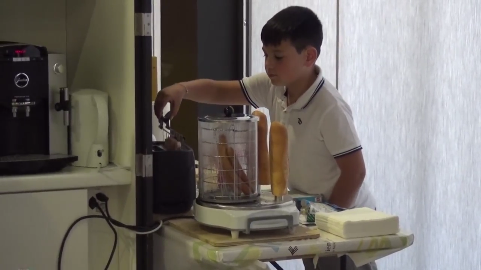 Freiwilliges Engagement am Buffet - Ausschnitt aus dem Film von Daria Lehmann