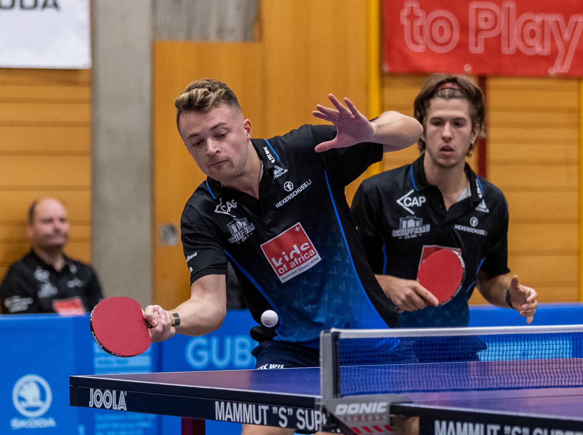 Elia Schmid & Jon Ander Guerricabeitia / Credit: Hansruedi Lüthi